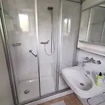 Private Escape On Thunersee Direct Water Access 別荘 シュピーツ